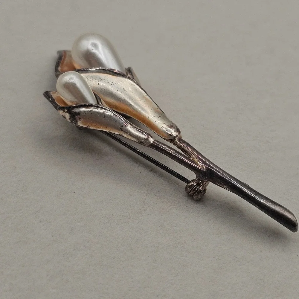 Vintage Calla Lily Brooch Faux Pearl Floral Botanical Silver Tone 3.25 Inch